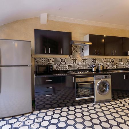 Riad 4 Chambres - Piscine & Petit Dejeuner Gratuit - Wifi Fibre Optique مراكش المظهر الخارجي الصورة