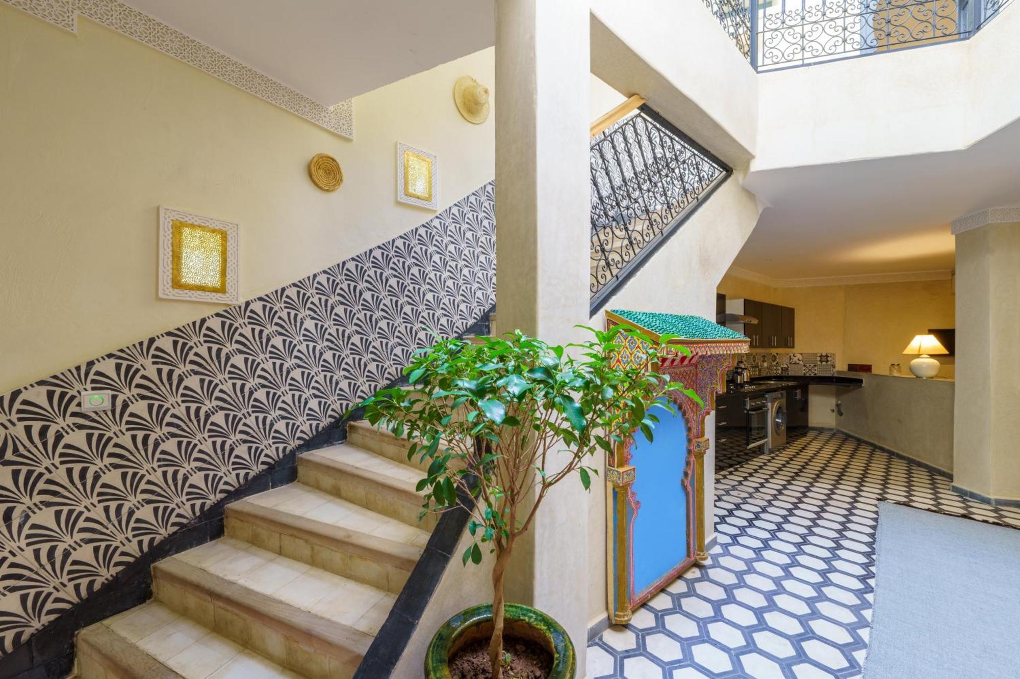 Riad 4 Chambres - Piscine & Petit Dejeuner Gratuit - Wifi Fibre Optique مراكش المظهر الخارجي الصورة