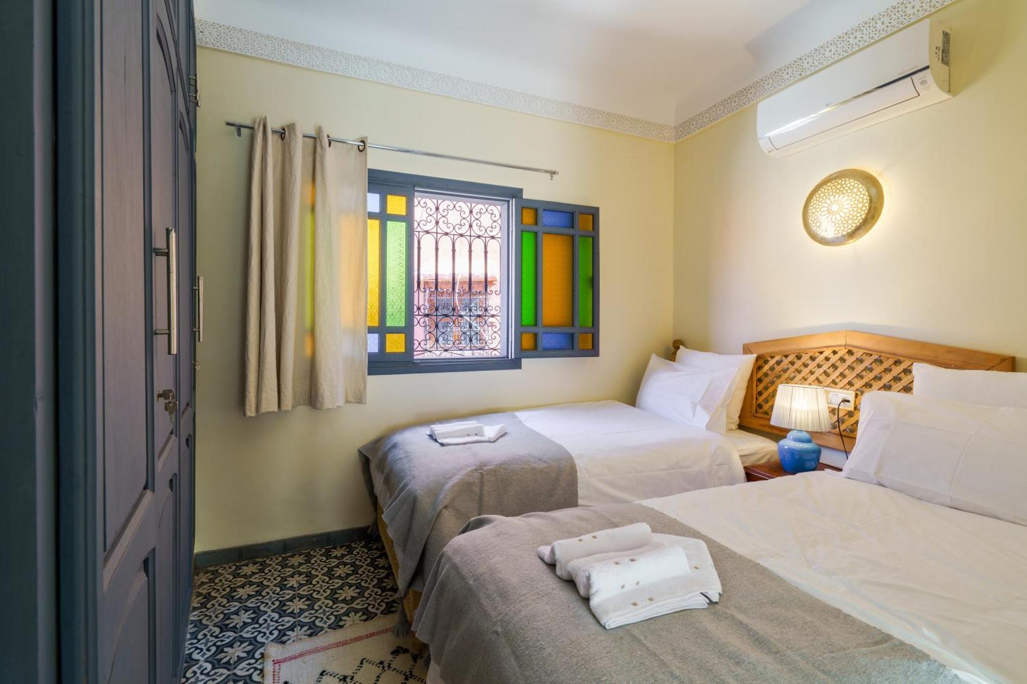 Riad 4 Chambres - Piscine & Petit Dejeuner Gratuit - Wifi Fibre Optique مراكش المظهر الخارجي الصورة