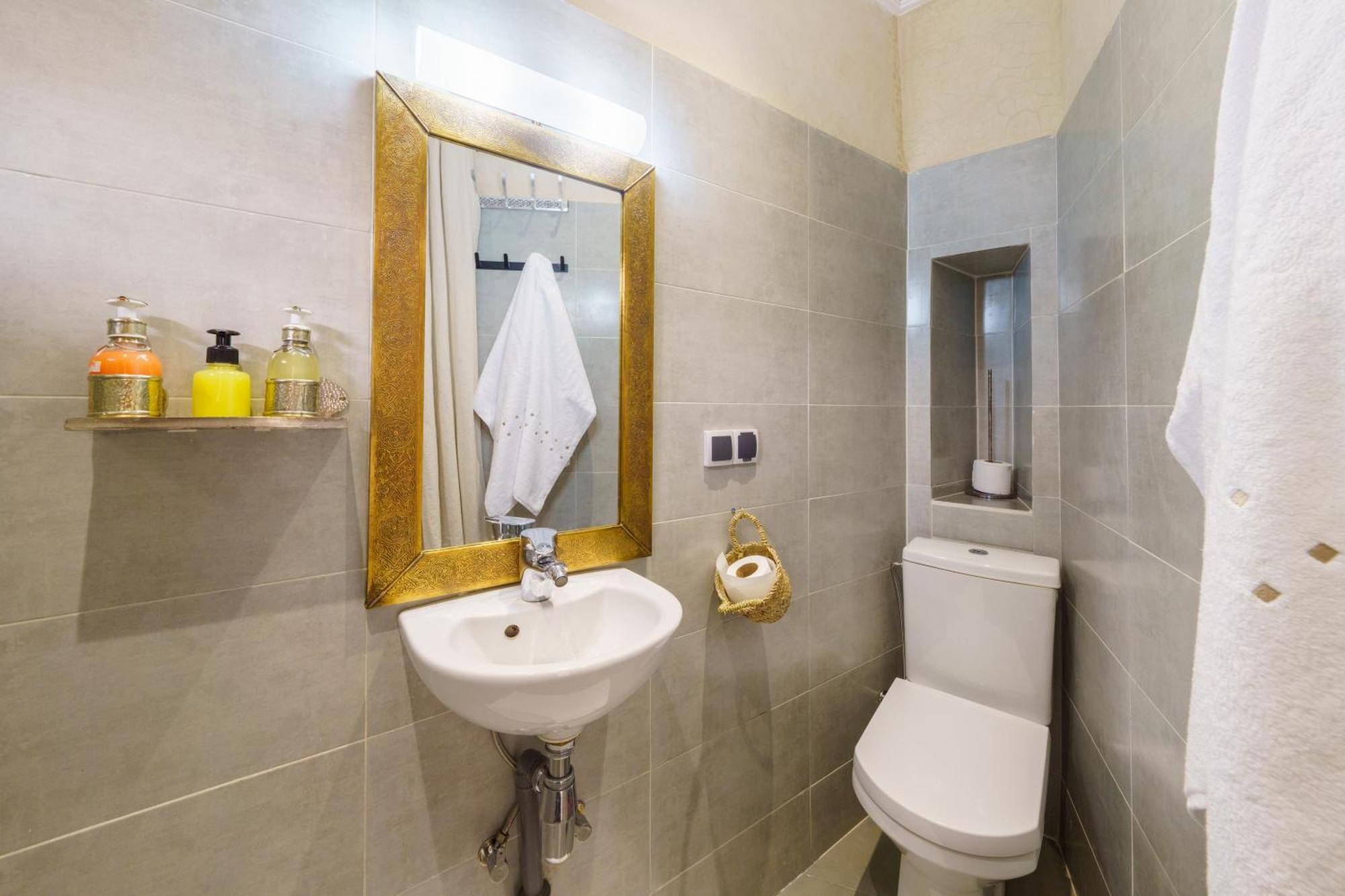 Riad 4 Chambres - Piscine & Petit Dejeuner Gratuit - Wifi Fibre Optique مراكش المظهر الخارجي الصورة
