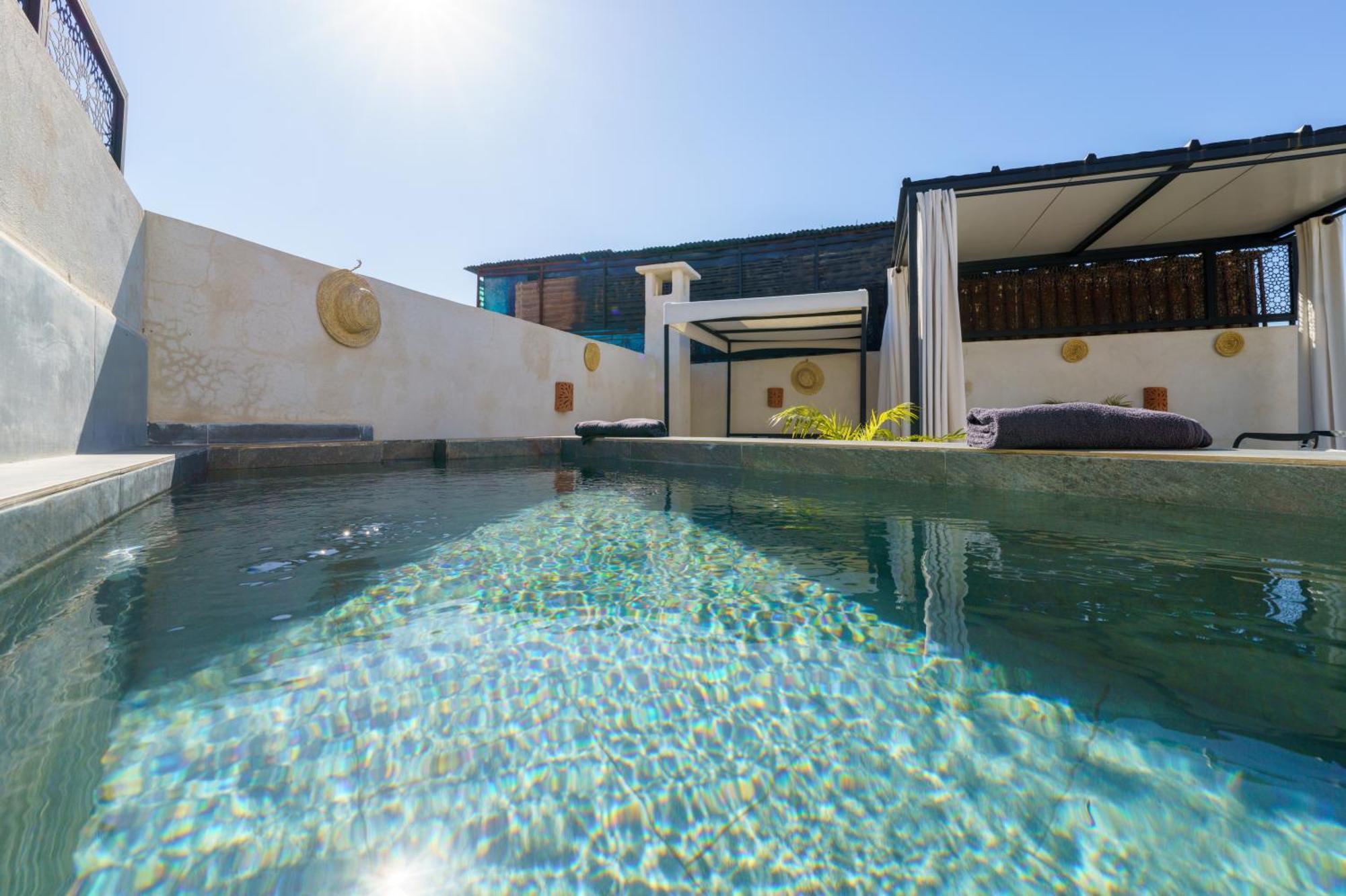 Riad 4 Chambres - Piscine & Petit Dejeuner Gratuit - Wifi Fibre Optique مراكش المظهر الخارجي الصورة