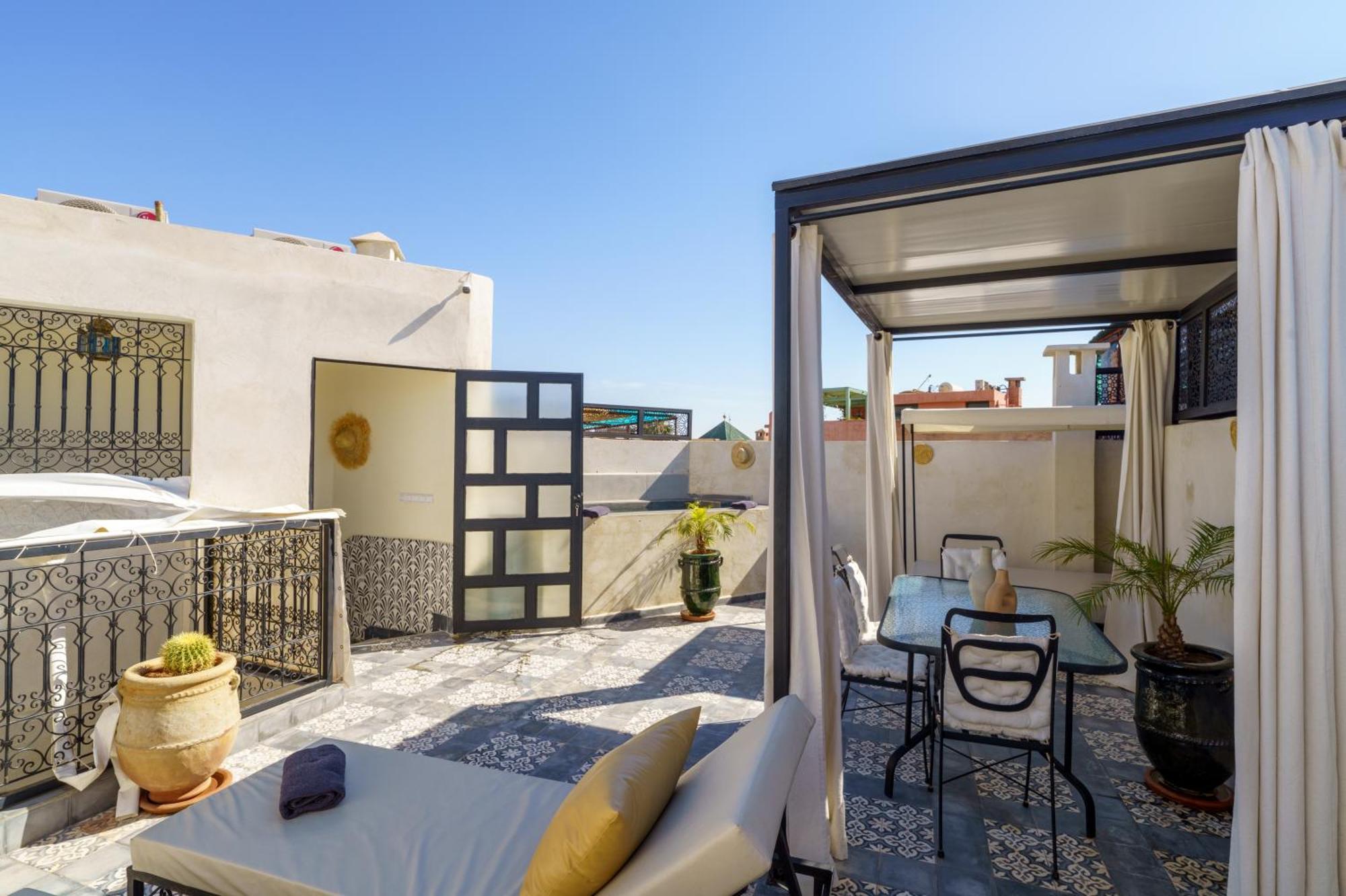 Riad 4 Chambres - Piscine & Petit Dejeuner Gratuit - Wifi Fibre Optique مراكش المظهر الخارجي الصورة