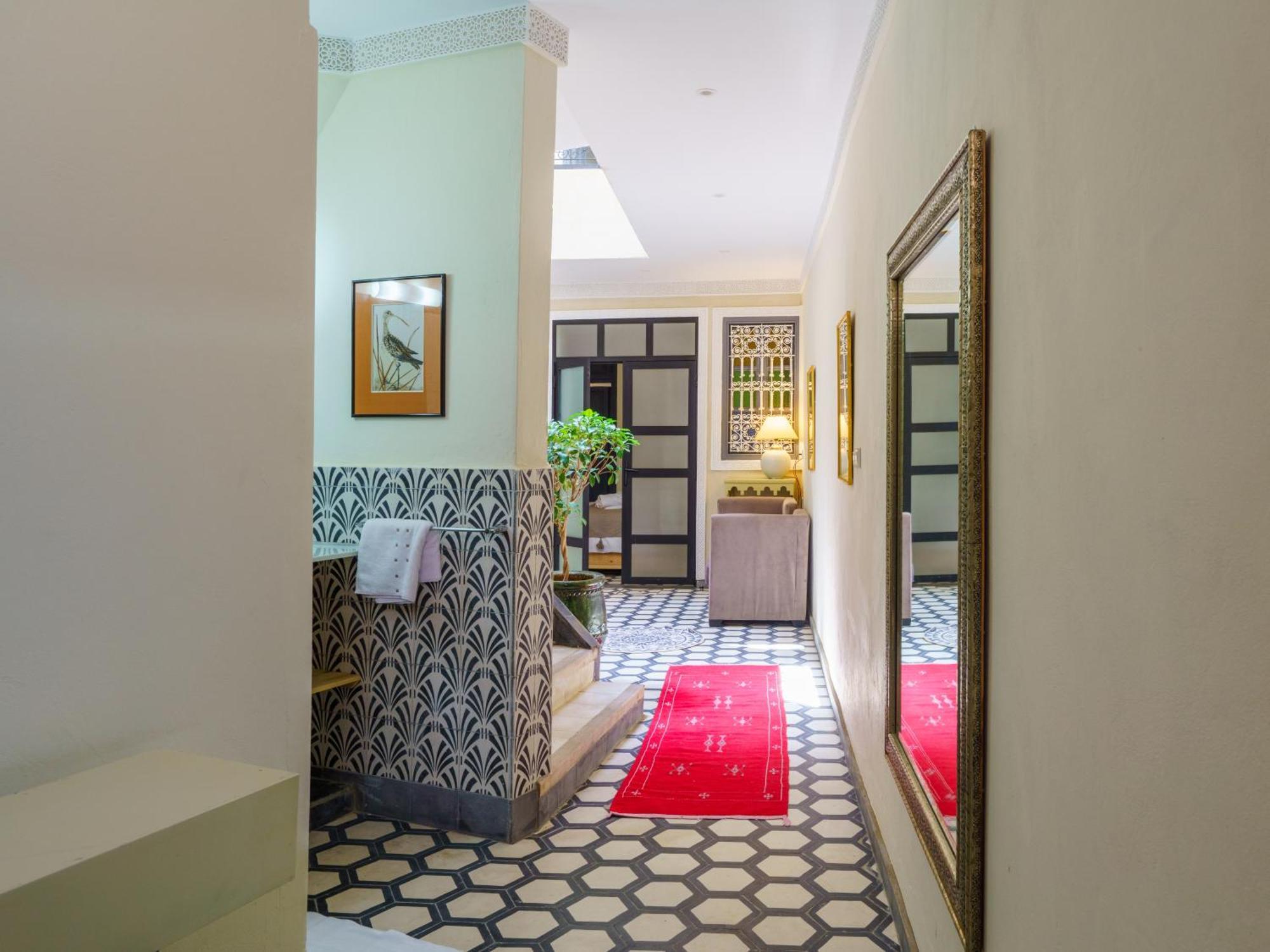 Riad 4 Chambres - Piscine & Petit Dejeuner Gratuit - Wifi Fibre Optique مراكش المظهر الخارجي الصورة