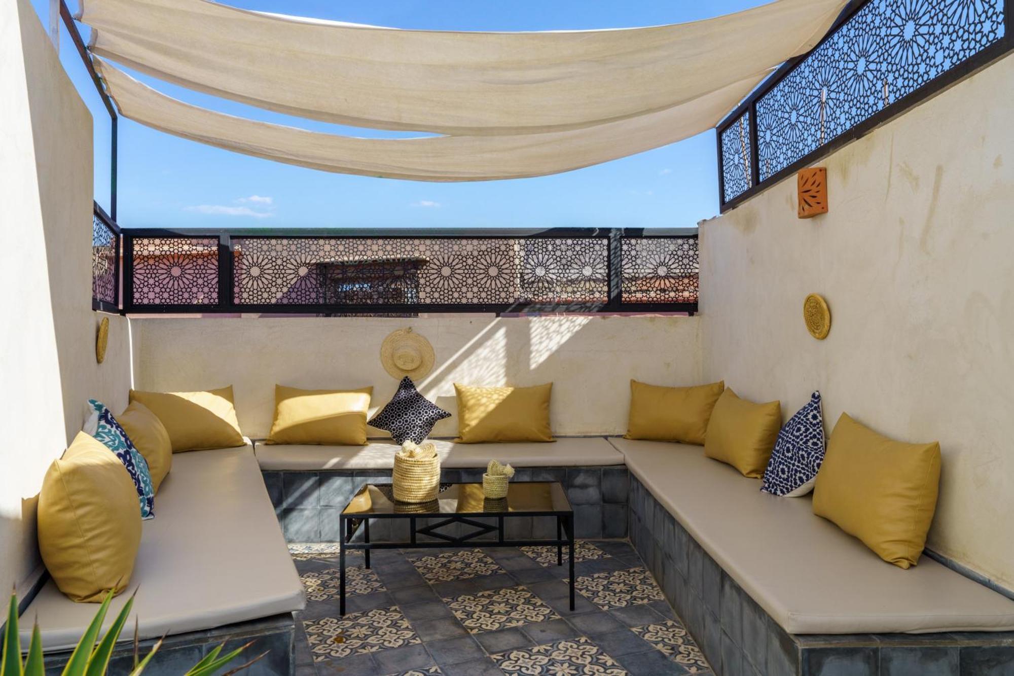 Riad 4 Chambres - Piscine & Petit Dejeuner Gratuit - Wifi Fibre Optique مراكش المظهر الخارجي الصورة