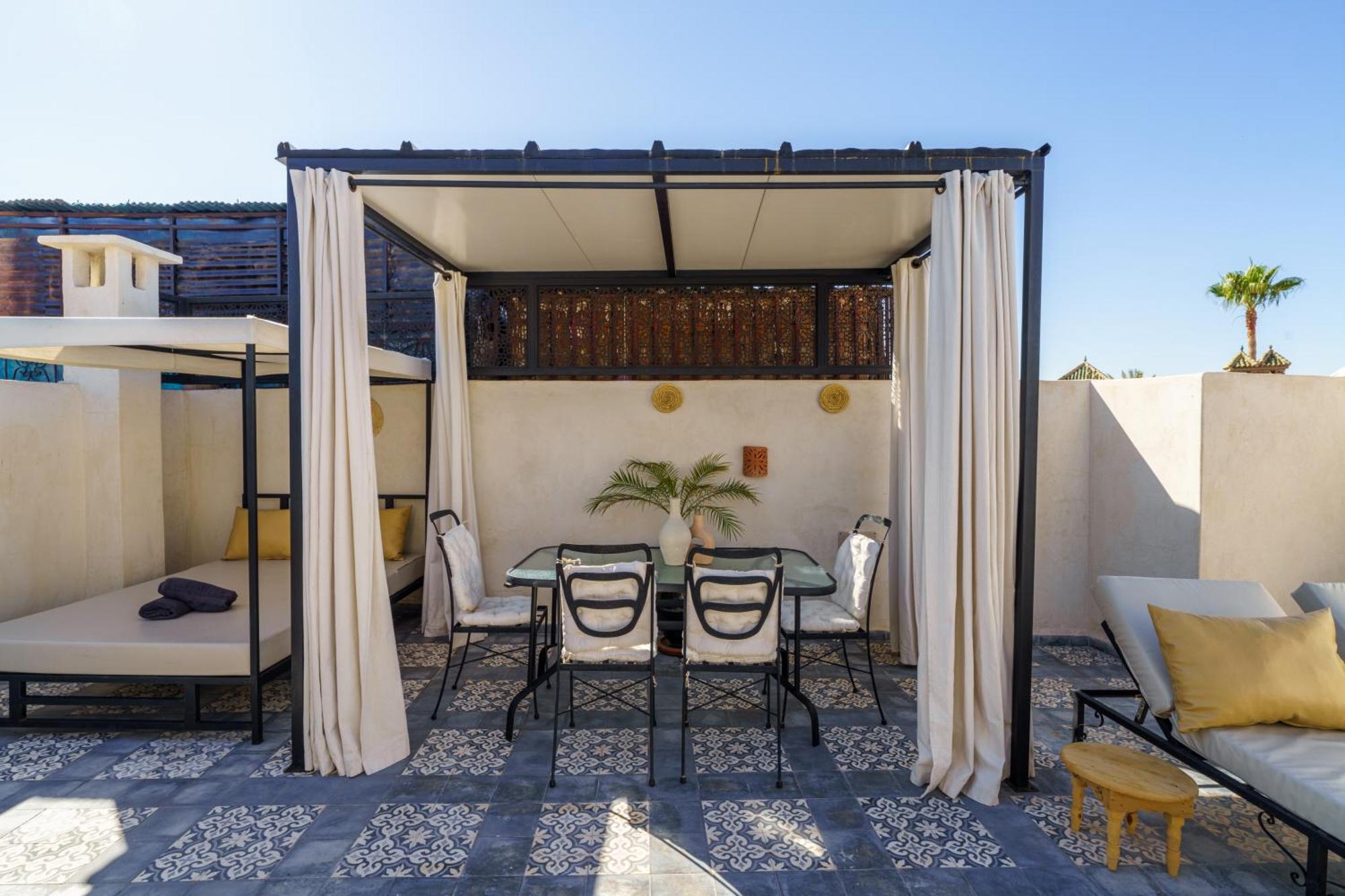Riad 4 Chambres - Piscine & Petit Dejeuner Gratuit - Wifi Fibre Optique مراكش المظهر الخارجي الصورة