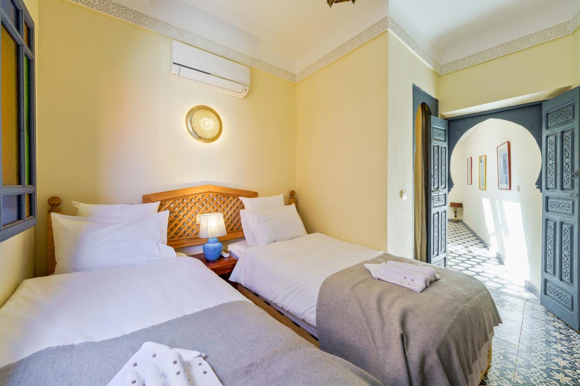 Riad 4 Chambres - Piscine & Petit Dejeuner Gratuit - Wifi Fibre Optique مراكش المظهر الخارجي الصورة