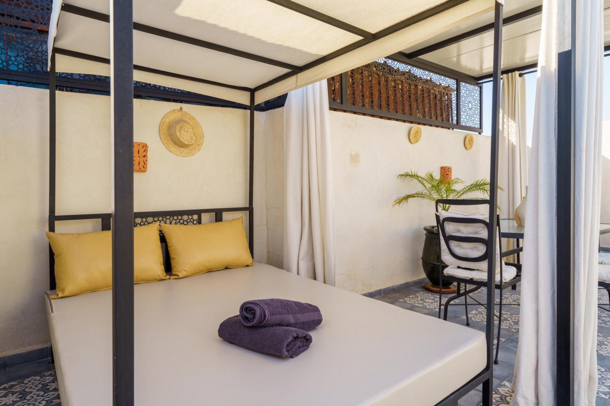 Riad 4 Chambres - Piscine & Petit Dejeuner Gratuit - Wifi Fibre Optique مراكش المظهر الخارجي الصورة